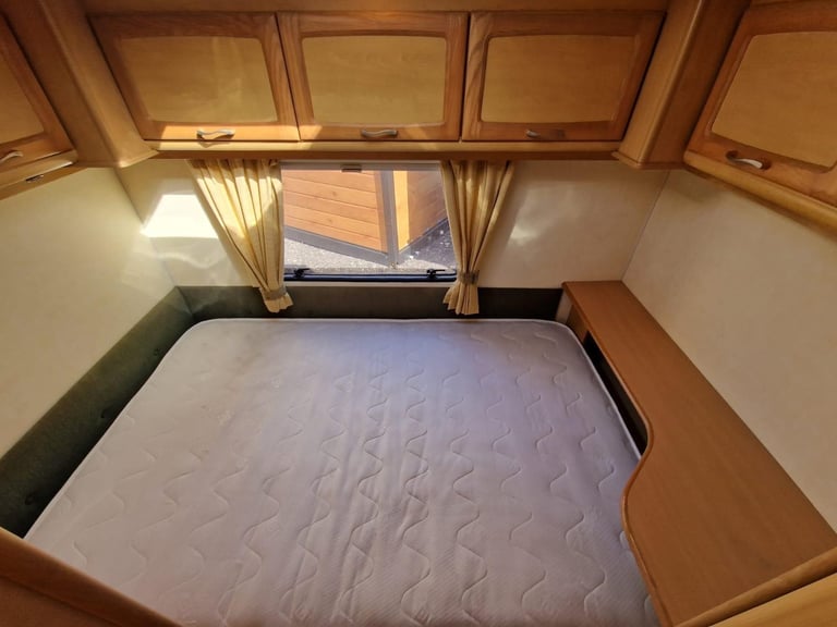 2006 Compass Rambler 18/4L Single axlle 4 Berth Motor Mover Fixed Bed L shape