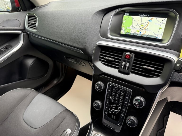 2016 Volvo V40 2.0 D2 Momentum Nav Plus Hatchback 5dr Diesel Manual Euro 6 (s/s) (120 ps) Hatchba...