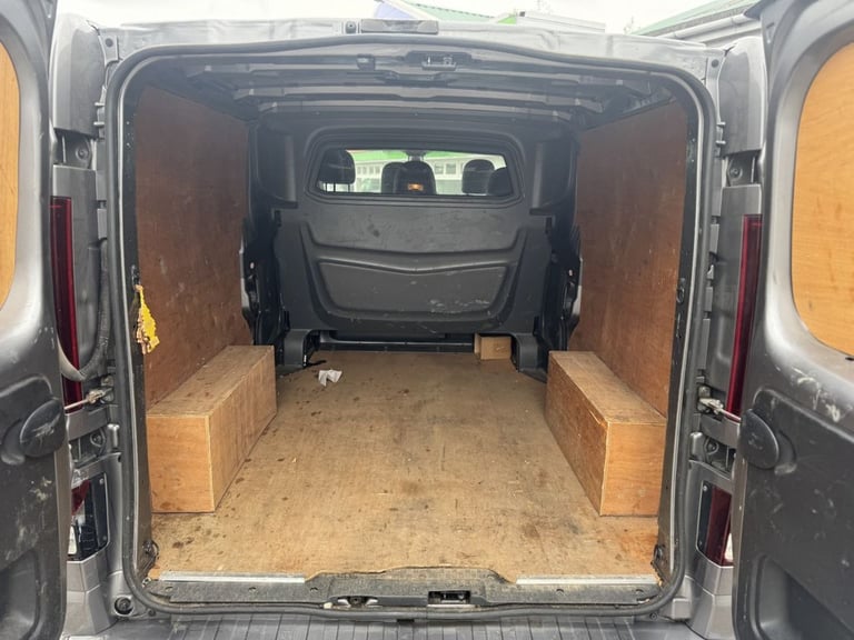 2019 Vauxhall Vivaro 1.6 CDTi 2900 BiTurbo ecoTEC Limited Edition Nav Crew Van Double Cab 5dr Di ...