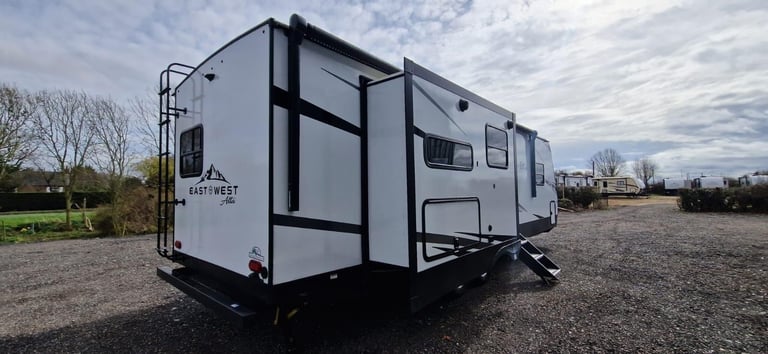 EX DEMO Forest River East To West Alta 2810KIK American Caravan 5th Wheel