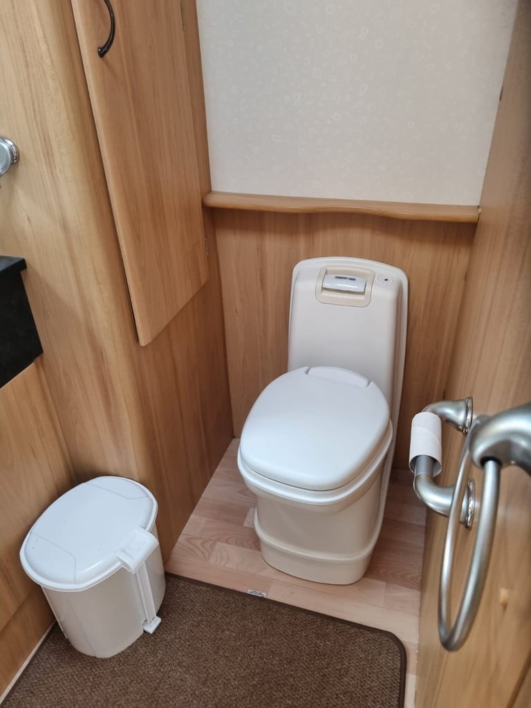 Avondale Argente 642-4 fixed bed 4 motor movers  