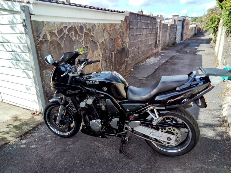 Yamaha, FZS, 2000, 599 (cc)