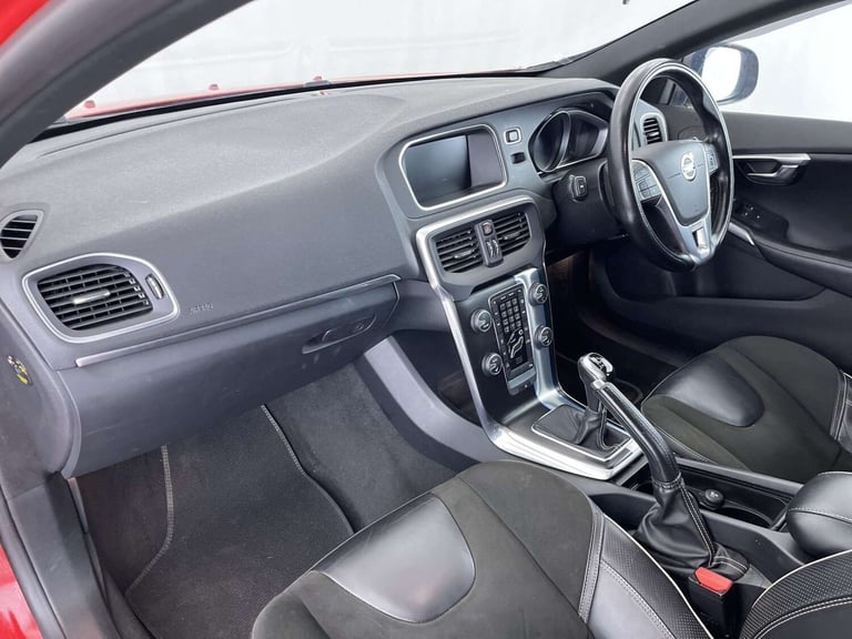 2015 Volvo V40 2.0 V40 R-Design Nav D2 5dr Hatchback Diesel Manual