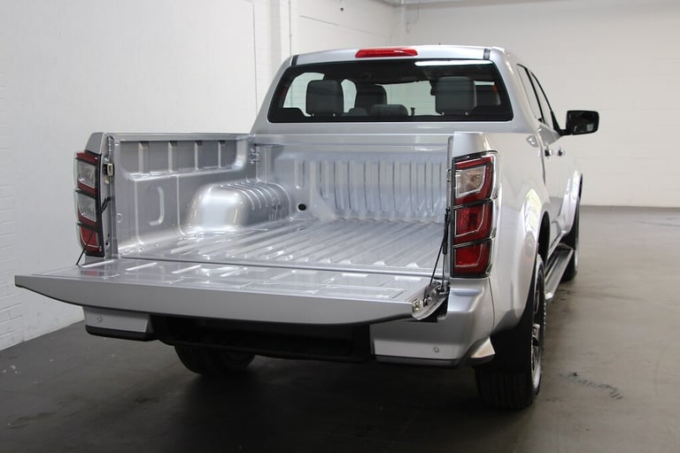 1969 Isuzu D-Max 1.9 TD V-Cross Double Cab Auto 4WD [164] (UNSTOPPABLE V-CROSS £2500+VAT OFF Pick...