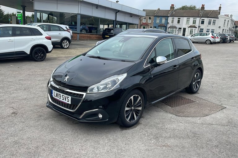  Peugeot 208 1.2 Puretech Tech Edition Hatchback 5dr Petrol Manual Euro 6 s/s