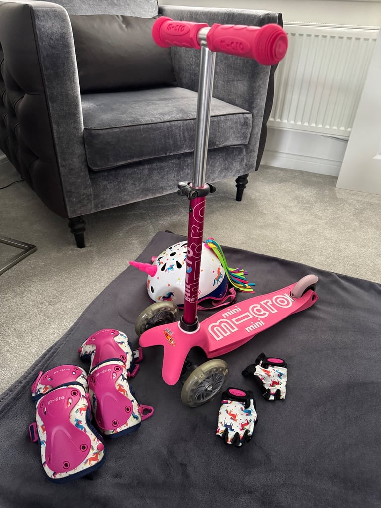 image for Micro Scooter (Light Up Wheels) and Matching Accessories 