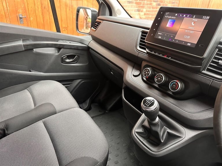 2022 Renault Trafic 2.0 dCi Blue SL28 Business+ L1 H1 Euro 6 (s/s) 5dr Panel Van Diesel Manual