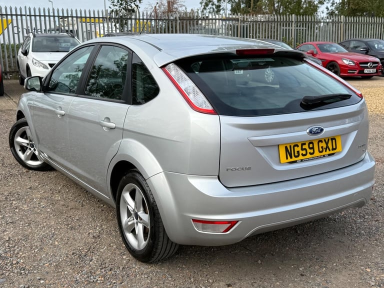 2010 Ford Focus 1.6 Zetec 5dr HATCHBACK Petrol Manual