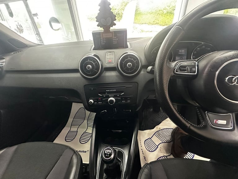 AUDI A1 1.6 TDI S line 2013