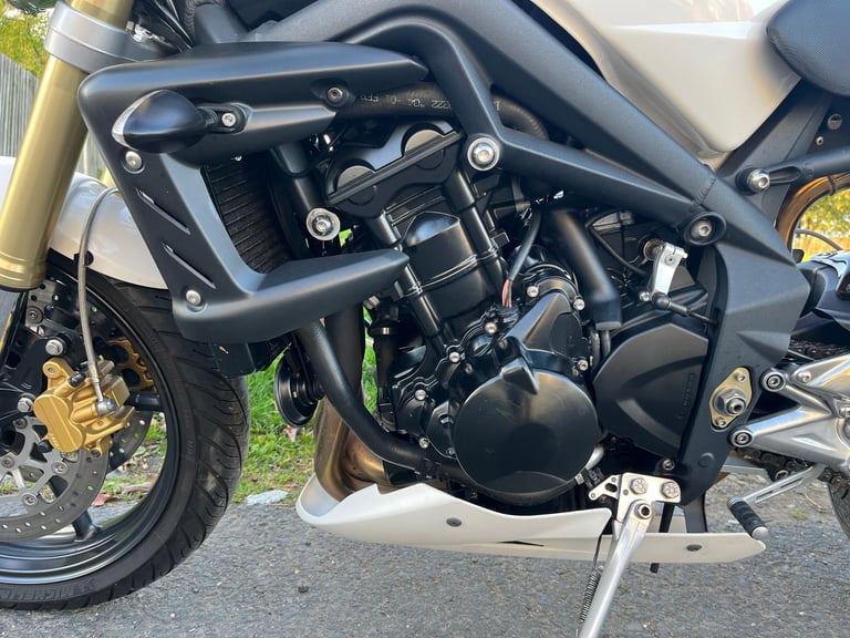 TRIUMPH STREET TRIPLE 675, 2010(10), 10,825 MILES, FSH, EXTRAS, SUPERB, £3695