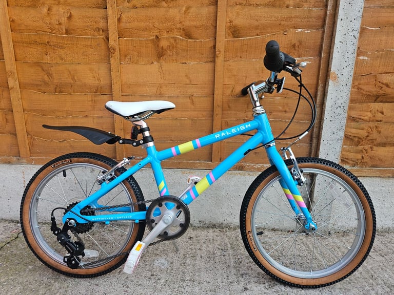 BIKE 18" WHEELS RALEIGH LIGHTWEIGHT 6-SPEED IN SUPERB CONDITION - Age Range 5-8 Years £95