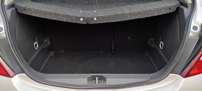 Vauxhall, CORSA, 1.4 Petrol Hatchback, 2010, Manual, 1398 (cc),5 doors - Image 11