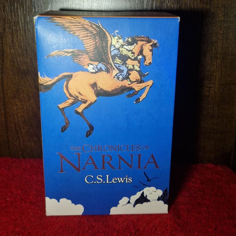 C.S. Lewis – The Chronicles of Narnia 7 Book Paperback Box Set (HarperCollins, £41.93 RRP)