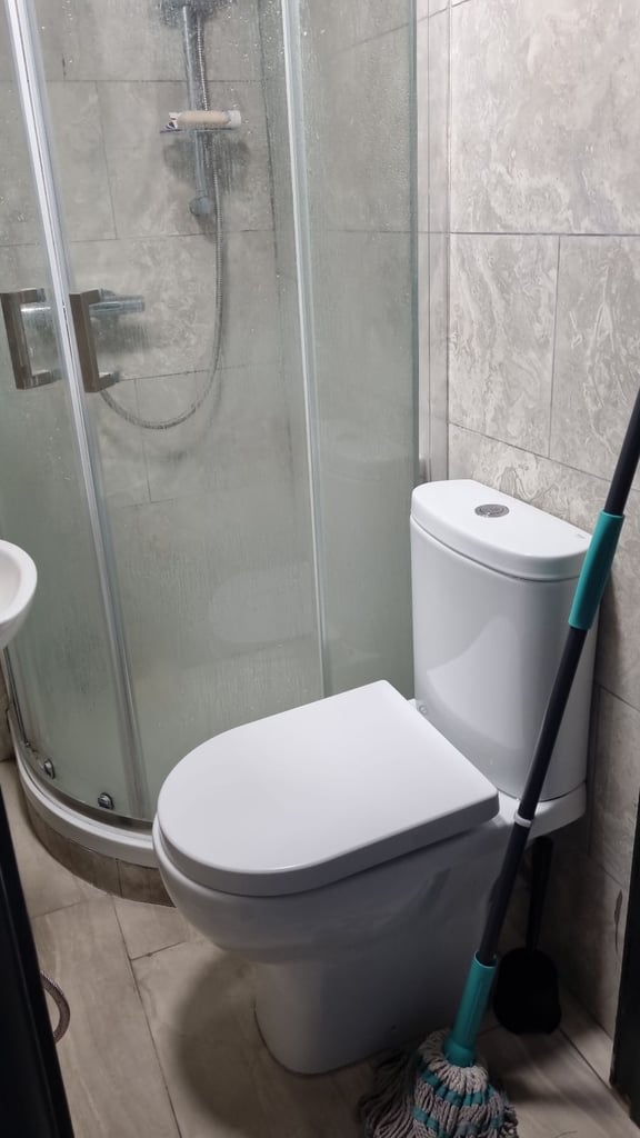 Double room, separate toilet and kitchen, small living room, part of a Muslim family house