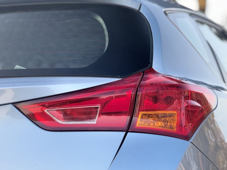 2014 Toyota Auris 1.6 V-Matic Icon Hatchback 5dr Petrol Manual Euro 5 (132 ps) Hatchback Petrol M...
