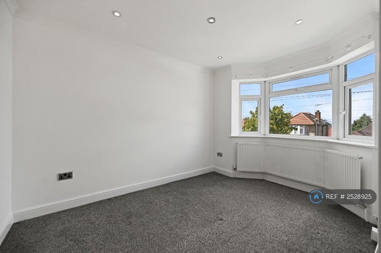 4 bedroom flat in Dudley Road, Harrow, HA2 (4 bed) (#2528925)