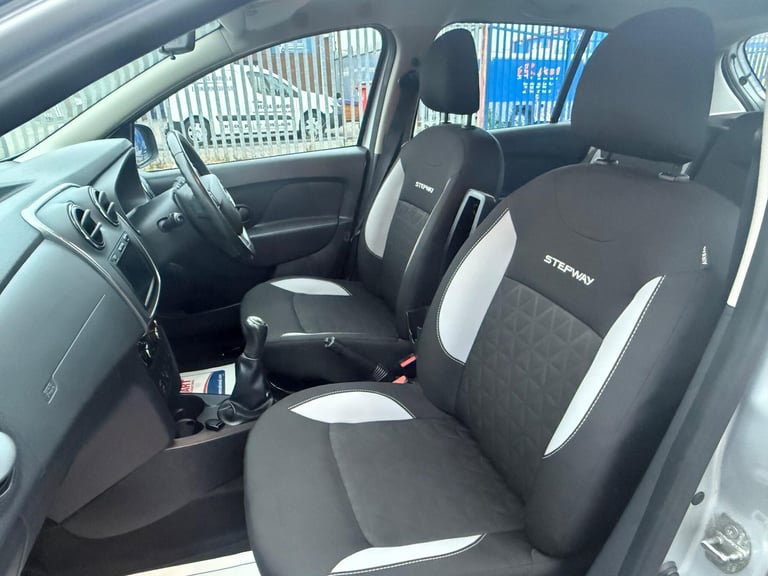 2014 Dacia Sandero Stepway 0.9 TCe Laureate Euro 5 5dr HATCHBACK Petrol Manual