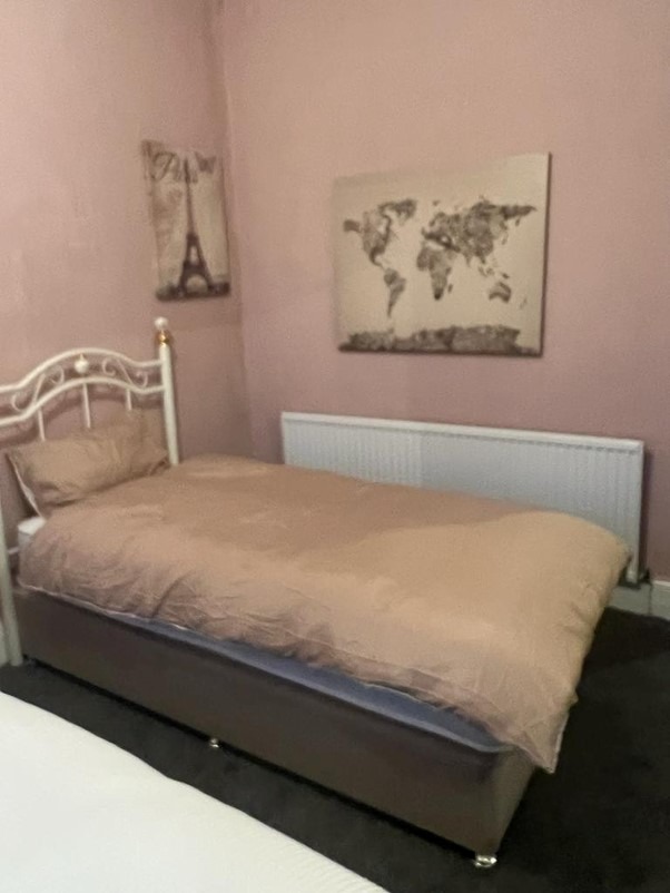 **LET BY**DOUBLE ROOMS**QUEEN STREET**BURSLEM** in StokeonTrent