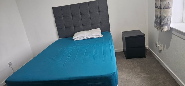  Spacious 3-Bedroom Flat for Rent – £1,450/month.