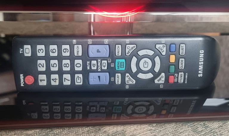 Samsung 32" TV - Full HD