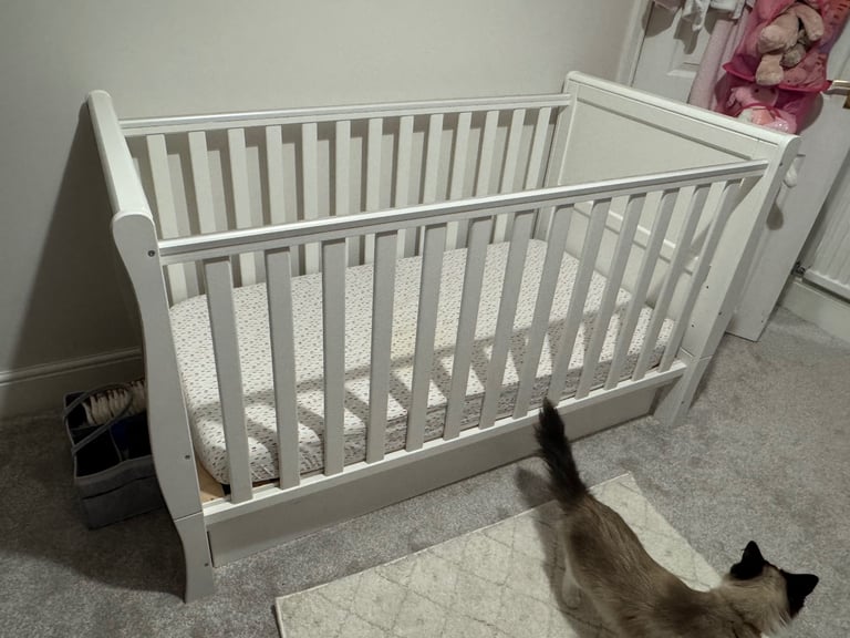Puggle cot bed
