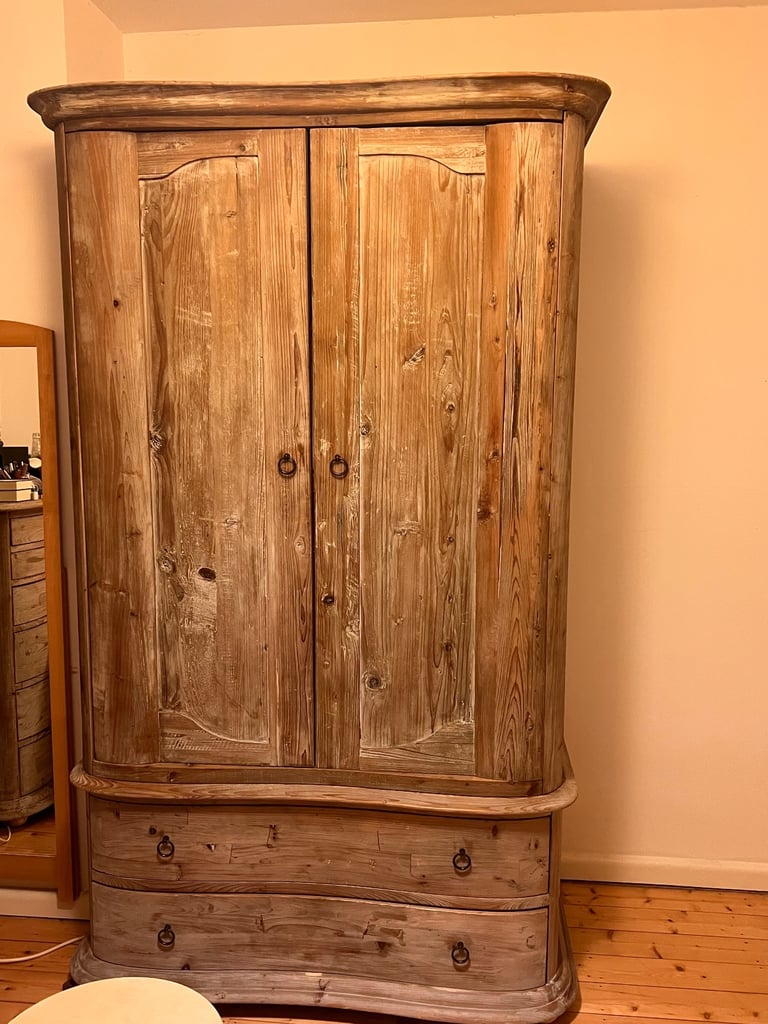 image for Loaf Lourdes Armoire