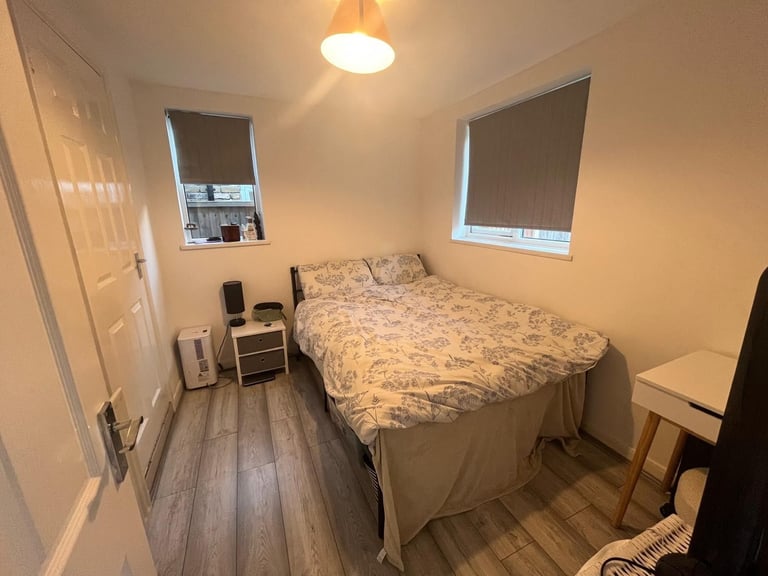 NEW STUDIO FLAT WITH GARDEN FOR RENT IN E17 LOCATED 5 MINS WALK TO STATION