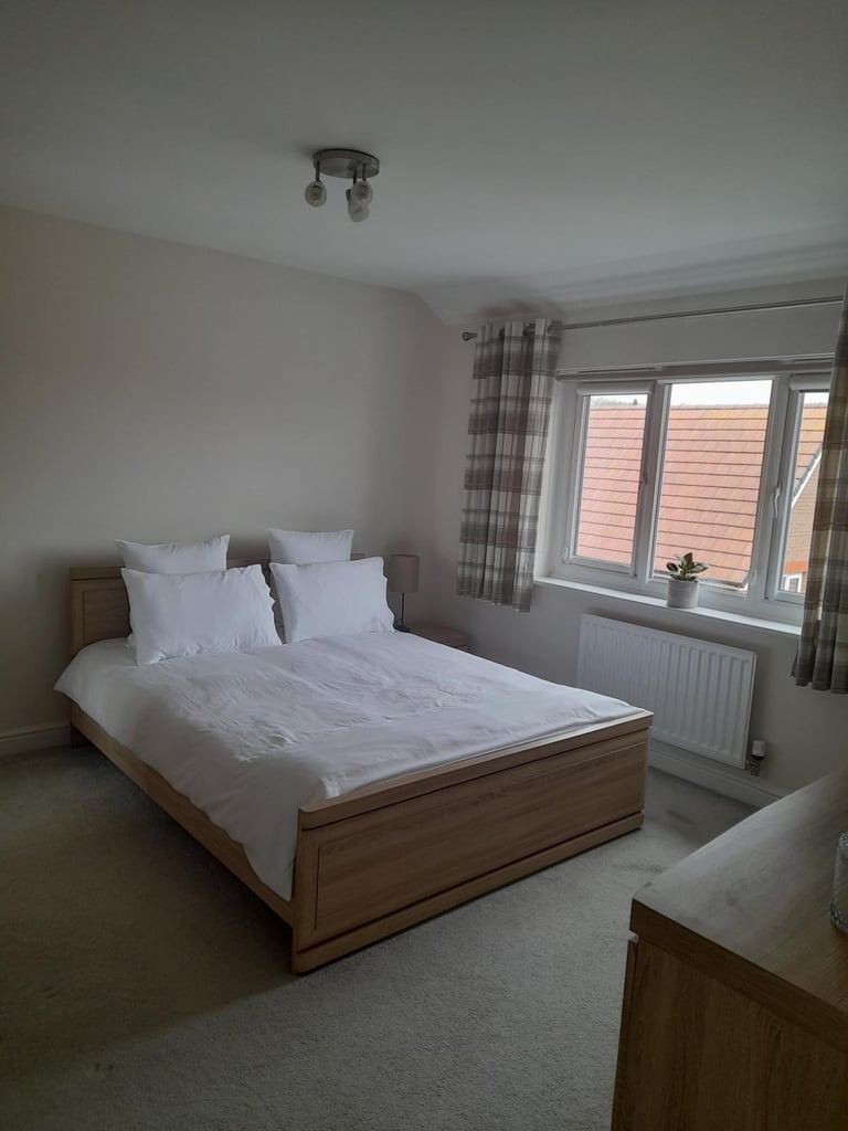 Double room to rent, Swindon, Coate