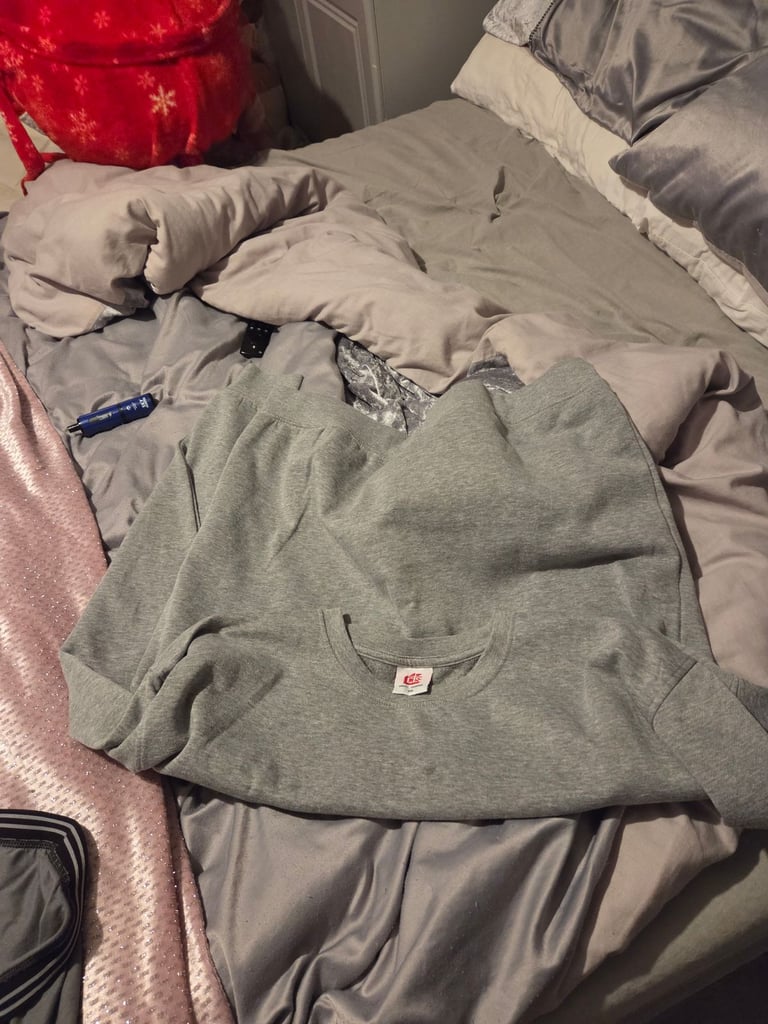 H.M.P ORIGINAL JUMPER