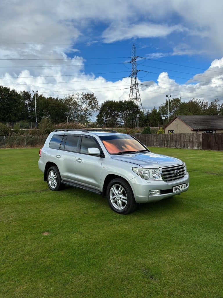 Toyota Land Cruiser v8 