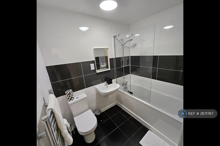 2 bedroom flat in St. Giles Court, Bristol, BS1 (2 bed) (#2671767)