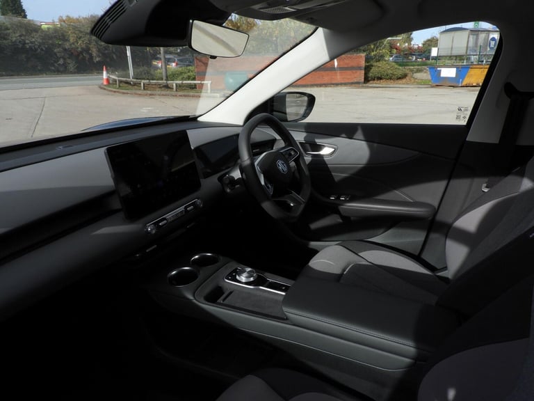 2025 MG MG S5 49kWh SE SUV 5dr Electric Auto (170 ps) HATCHBACK Electric Automatic