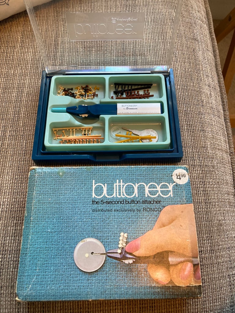 Original Ronco Buttoneer the 5-second Button Attacher