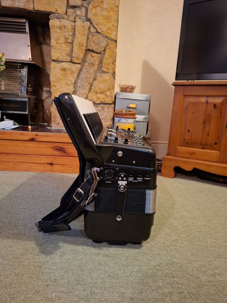 Roland FR-7 Accordion