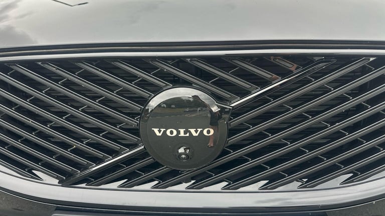 2025 Volvo XC60 Black Edition Ultra, T8 AWD Plug-in hybrid, Electric/Petrol ESTATE Petrol/Electri...