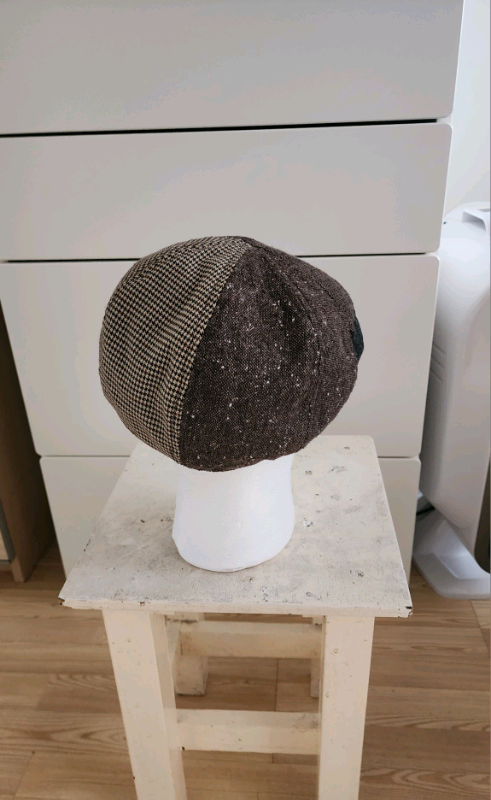 D&Y Flat Cap M-L various great patterns.