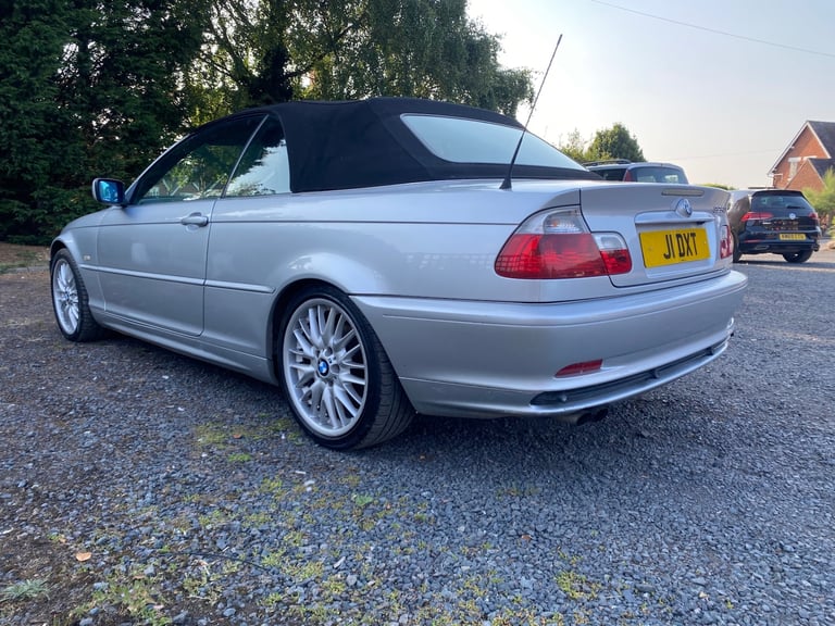 BMW 325i AUTOMATIC CONVERTIBLE 2003 (53)