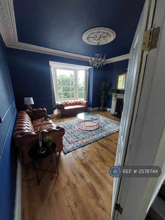 2 bedroom flat in Dover Place, Bristol, BS8 (2 bed) (#2578744)