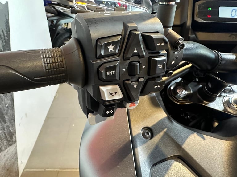 Honda NT 1100 DCT 2025 with 1644 miles + Panniers 