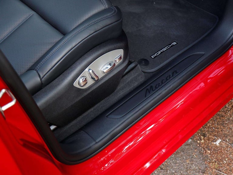 2025 Porsche Macan 5dr PDK ESTATE PETROL Automatic
