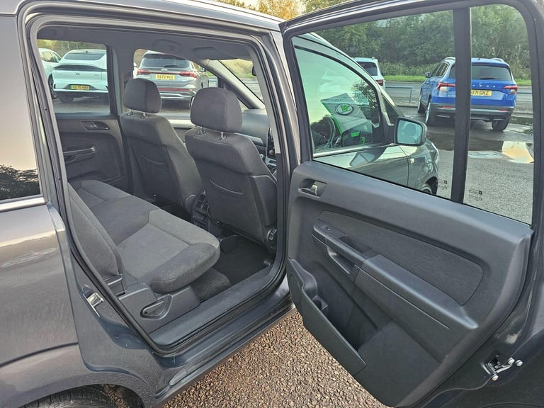 2013 Vauxhall Zafira 1.7 CDTi ecoFLEX Design Euro 5 5dr (SNav) MPV Diesel Manual