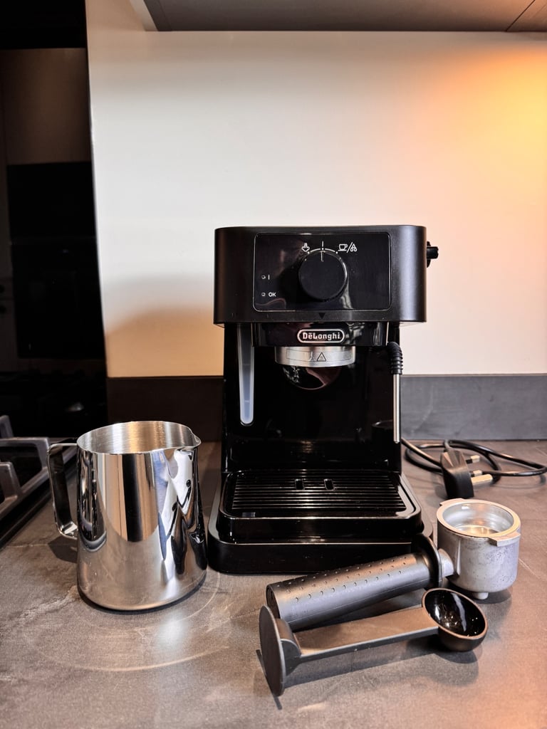 De'Longhi Stilosa EC230.BK Manual Espresso Coffee Machine