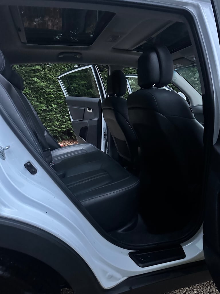 2013 Kia Sportage 1.7 CRDi ISG 3 5dr [Sat Nav] ESTATE Diesel Manual