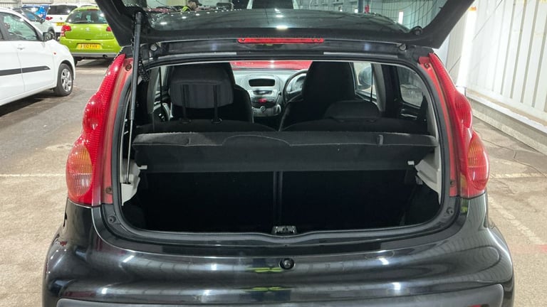 Peugeot, 107, Hatchback, 2011, Manual, 998 (cc), 5 doors