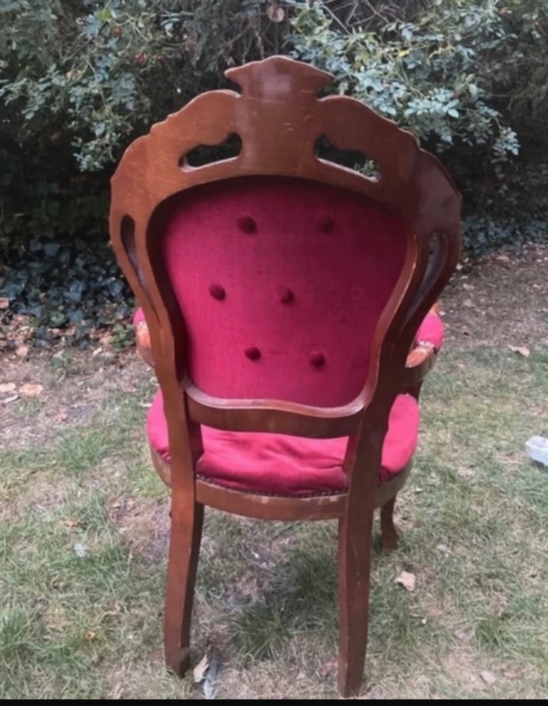 Fast moving sale! Gorgeous antique elegant wilde Louis XV style Antique Chair burgundy
