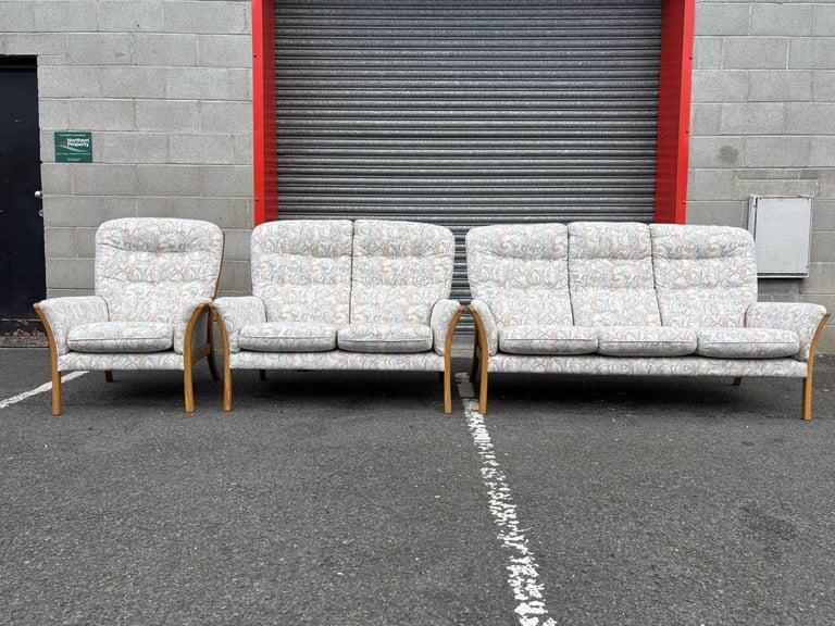 Cottage Style Pattern Beige Fabric 2 and 3 Seater Sofas with Chair excellent condition 