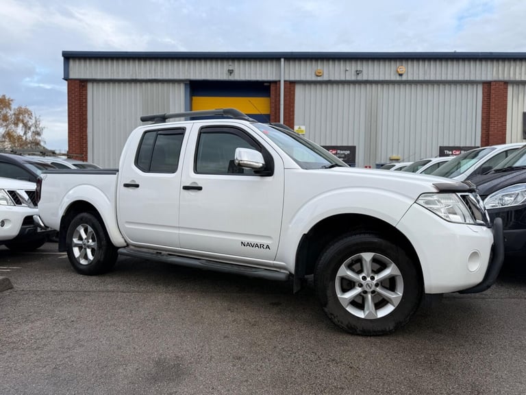 2015 Nissan Navara Double Cab Pick Up Tekna 2.5dCi 190 4WD Auto PICK UP DIESEL Automatic