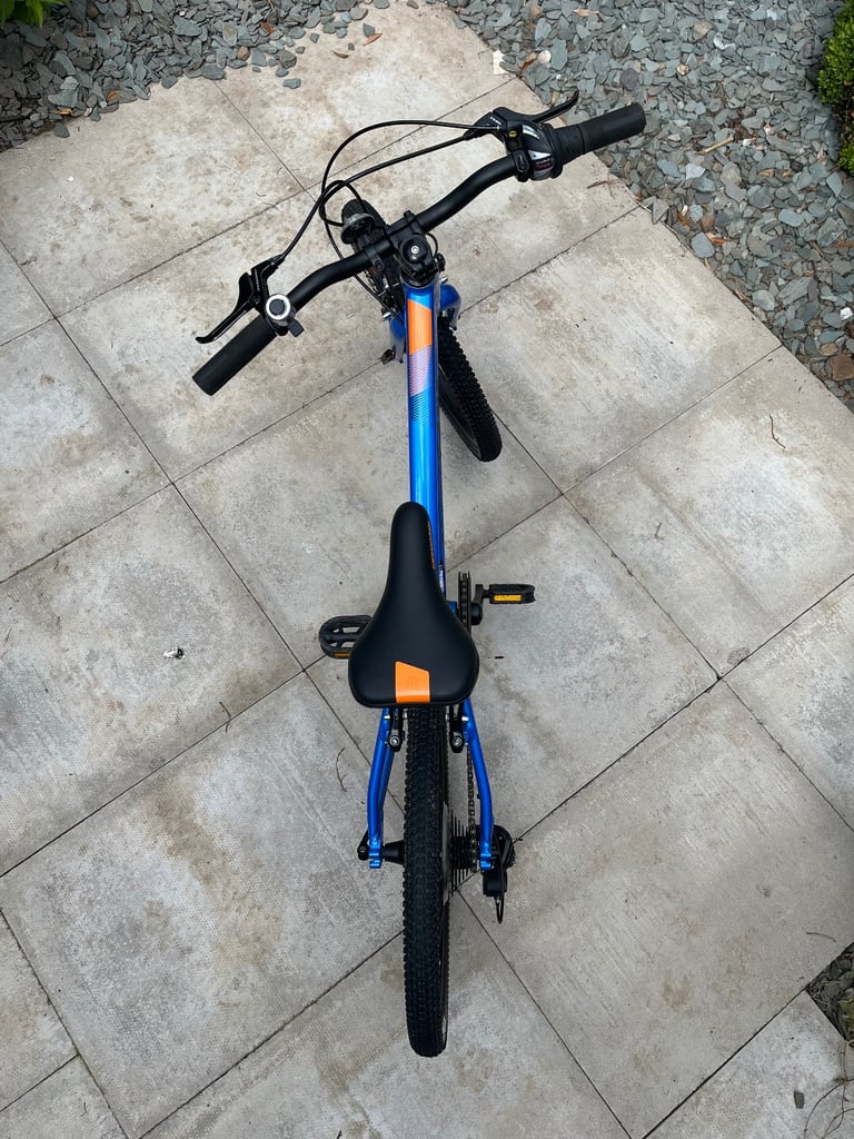Practically new. Cannondale, Quick, Childs Mountain Bike, Electric Blue. 