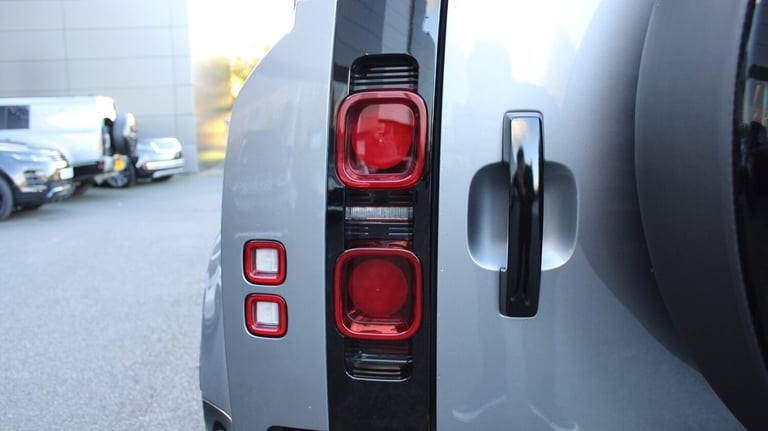 2024 Land Rover Defender 90 3.0 D250 Hard Top Auto SUV Diesel Automatic