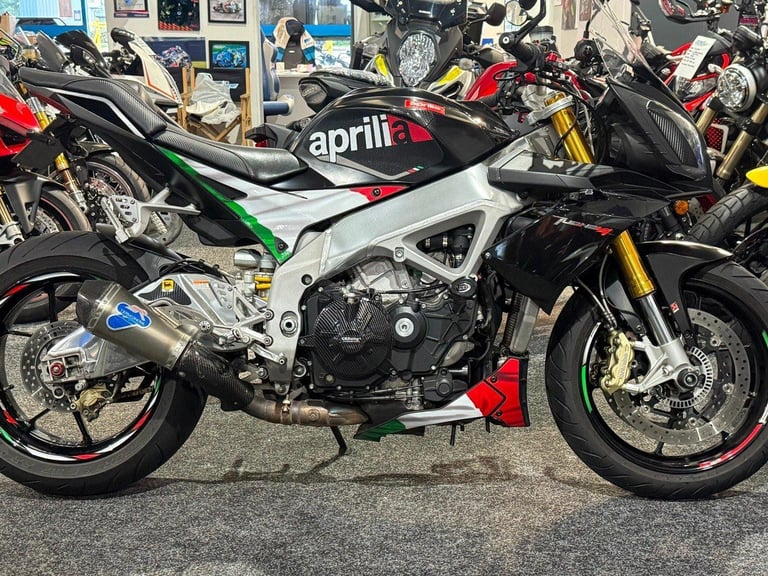 2011 Aprilia Tuono V4 R APRC